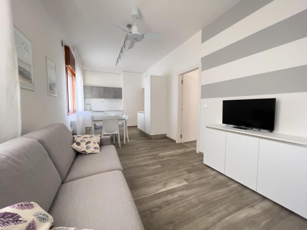 Appartamenti Diplomatic-Residence Fronte Mare-Piazza Torino-לידו די ג'סולו מראה חיצוני תמונה