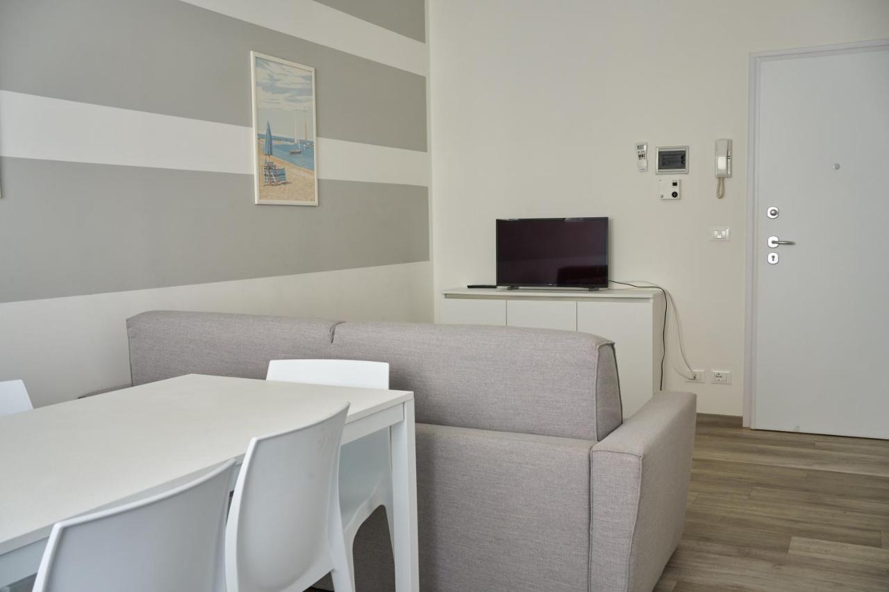 Appartamenti Diplomatic-Residence Fronte Mare-Piazza Torino-לידו די ג'סולו מראה חיצוני תמונה