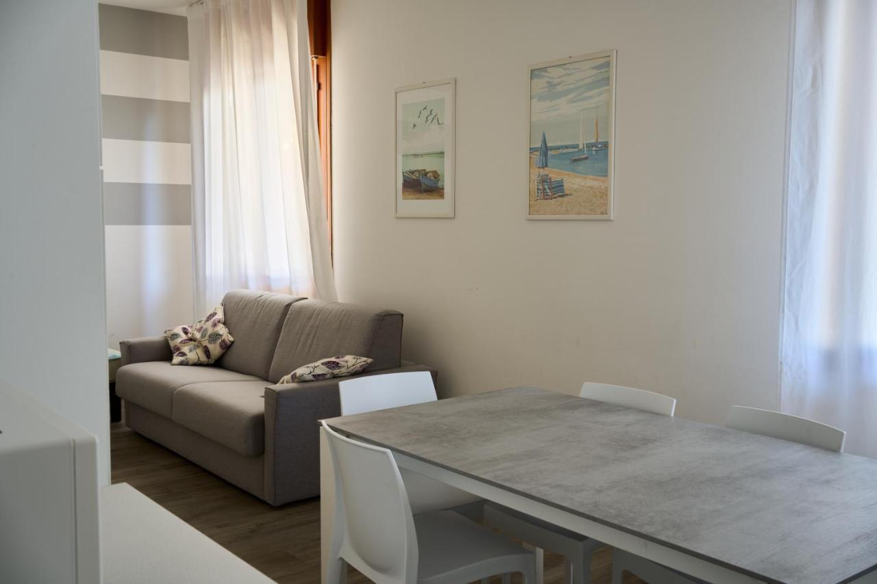 Appartamenti Diplomatic-Residence Fronte Mare-Piazza Torino-לידו די ג'סולו מראה חיצוני תמונה